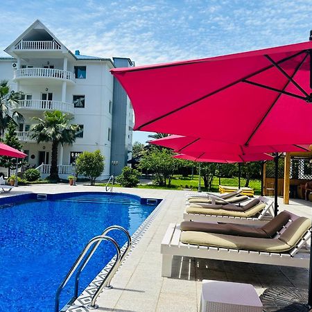 Claude Monet Beach Hotel Ureki Exterior foto