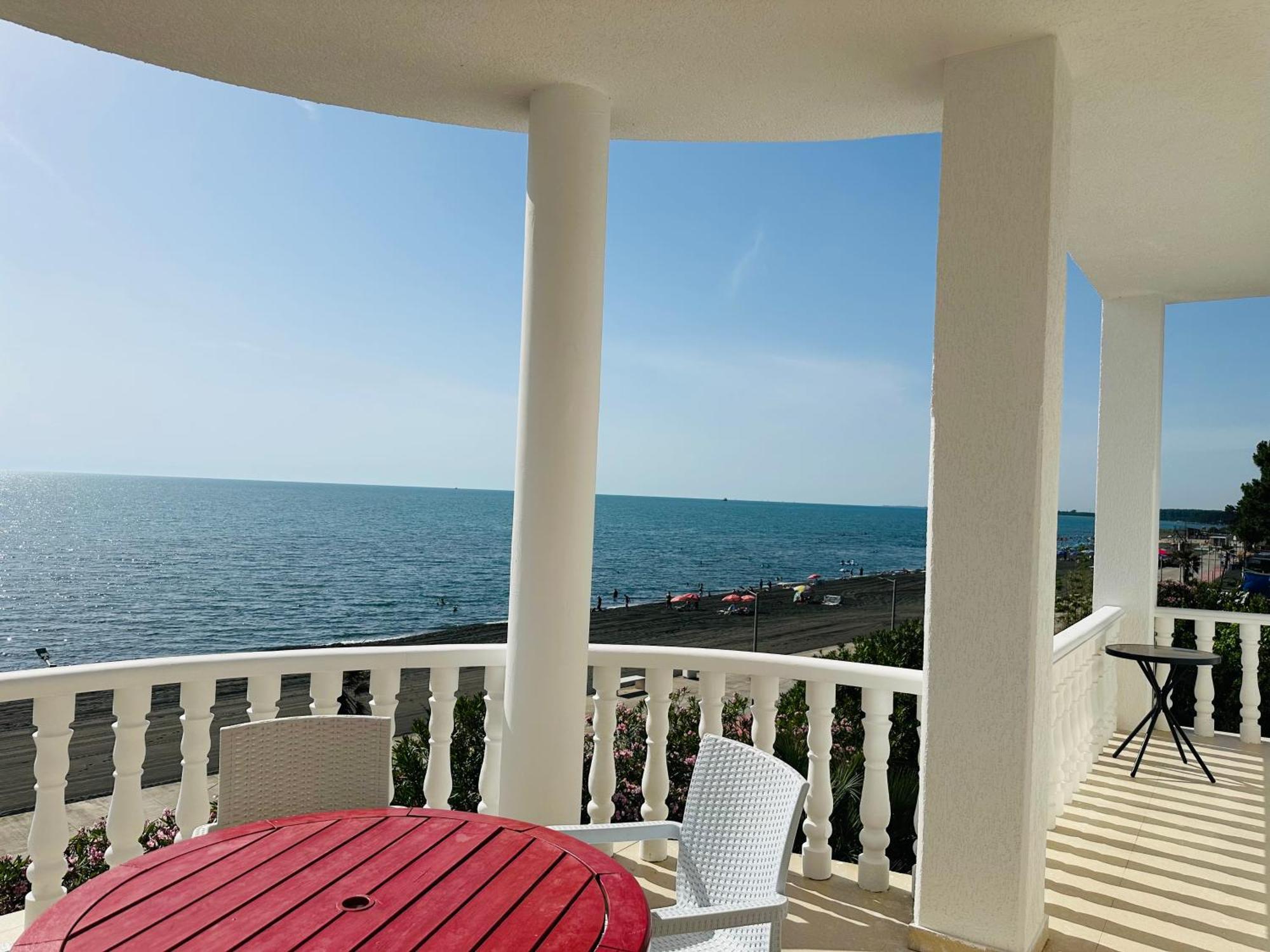 Claude Monet Beach Hotel Ureki Exterior foto