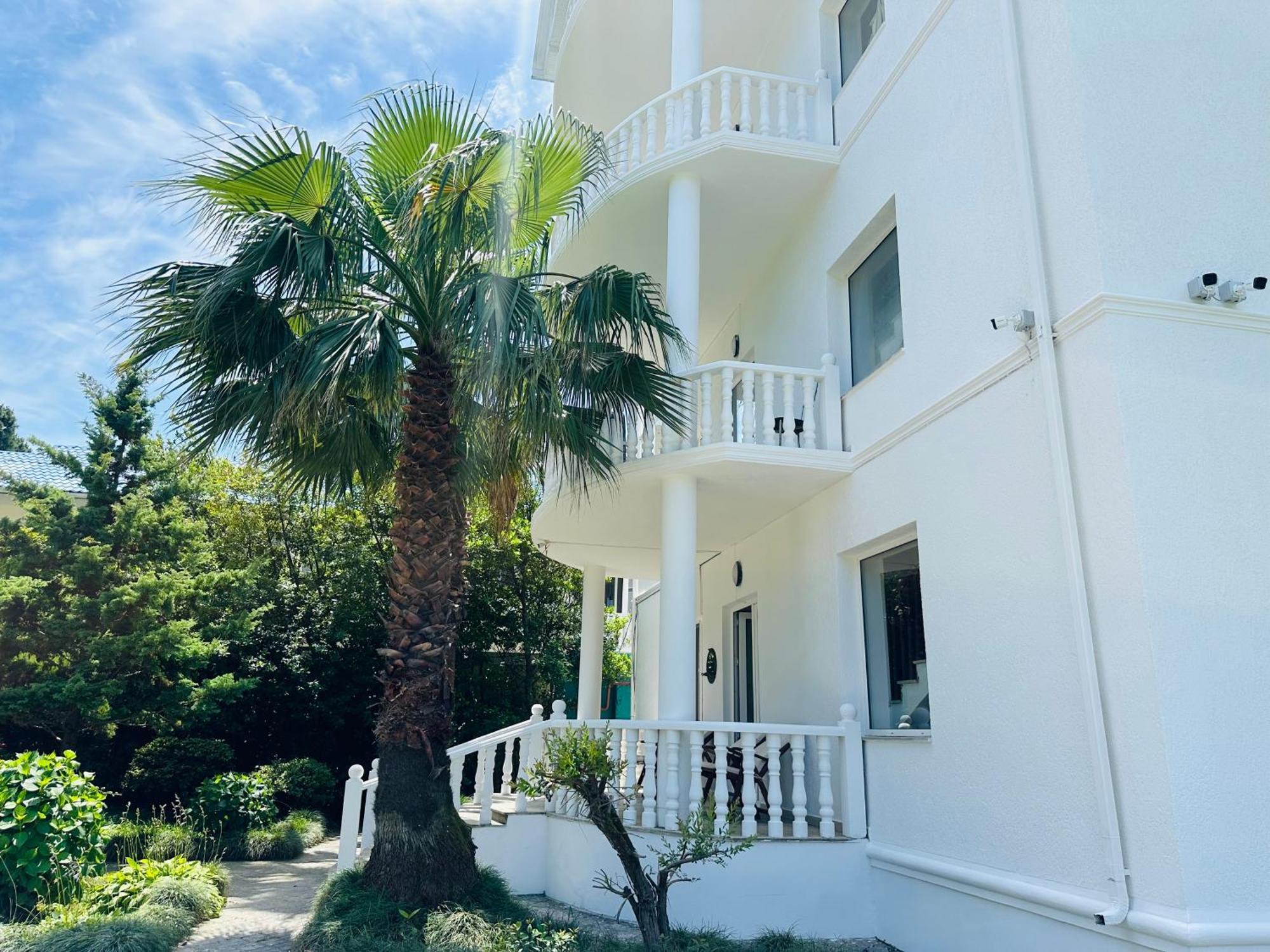 Claude Monet Beach Hotel Ureki Exterior foto