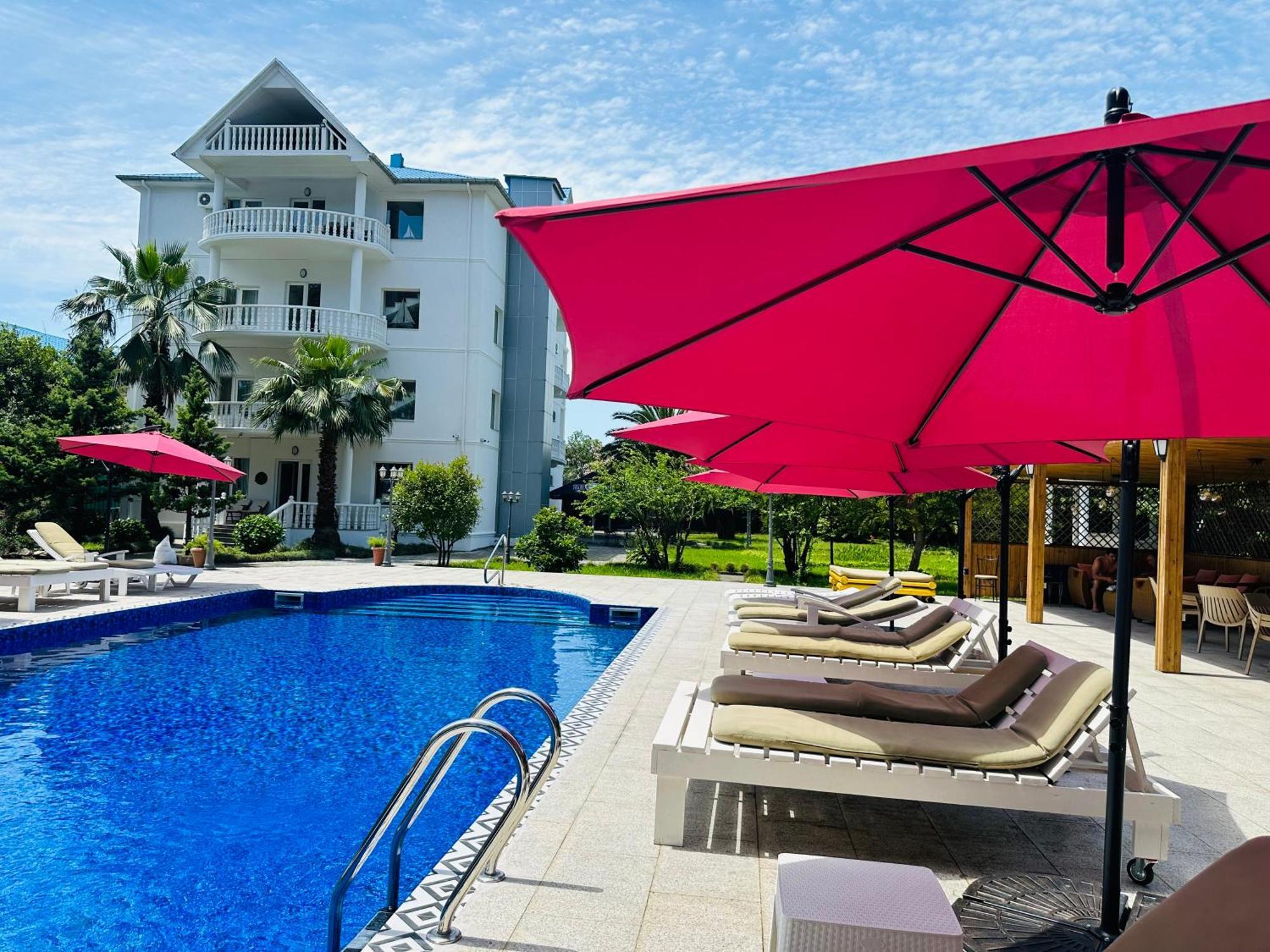 Claude Monet Beach Hotel Ureki Exterior foto
